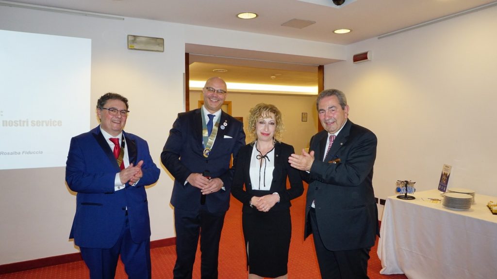 Ingresso Giovanna con donazione a UNICEF